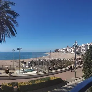 Beachfront With Sea Views & Private Parking Apartamento